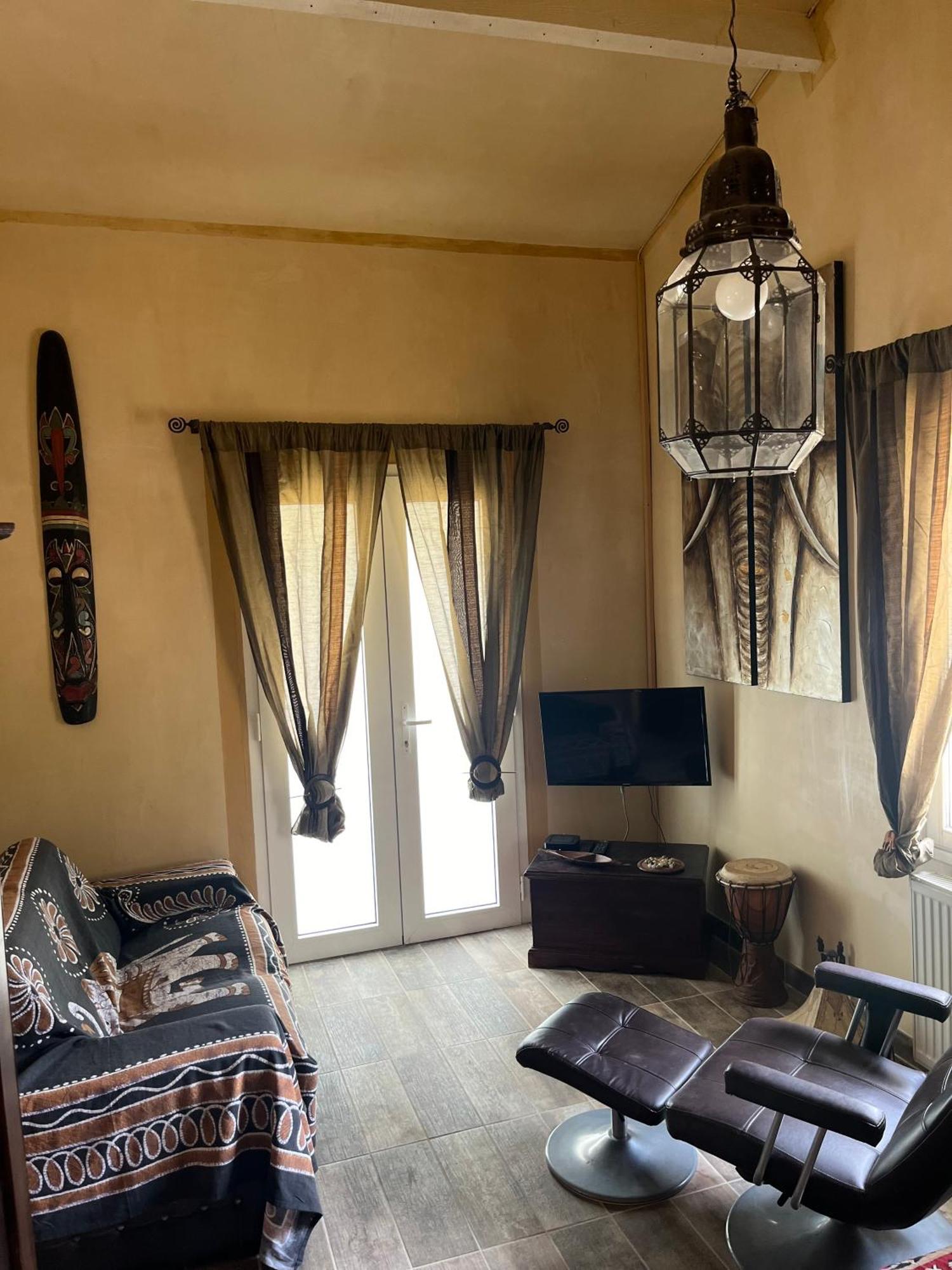 Chambre D'Hotes La Tour-dʼAigues Exteriör bild